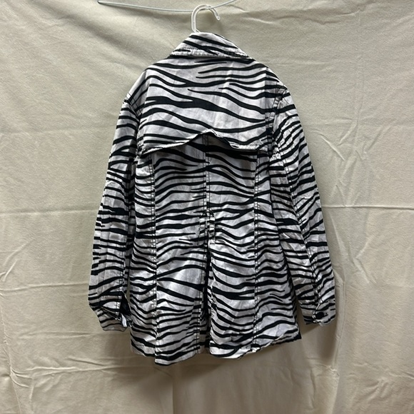 Joujou - Picture 2 of 2